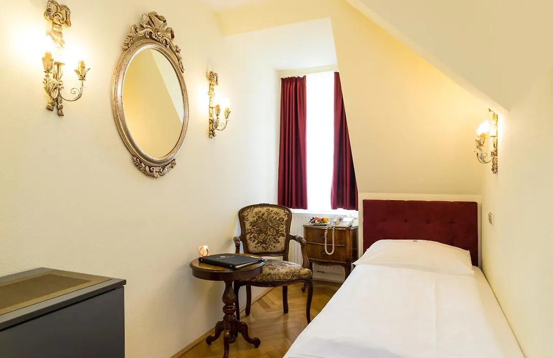 Hotel Regina-1
